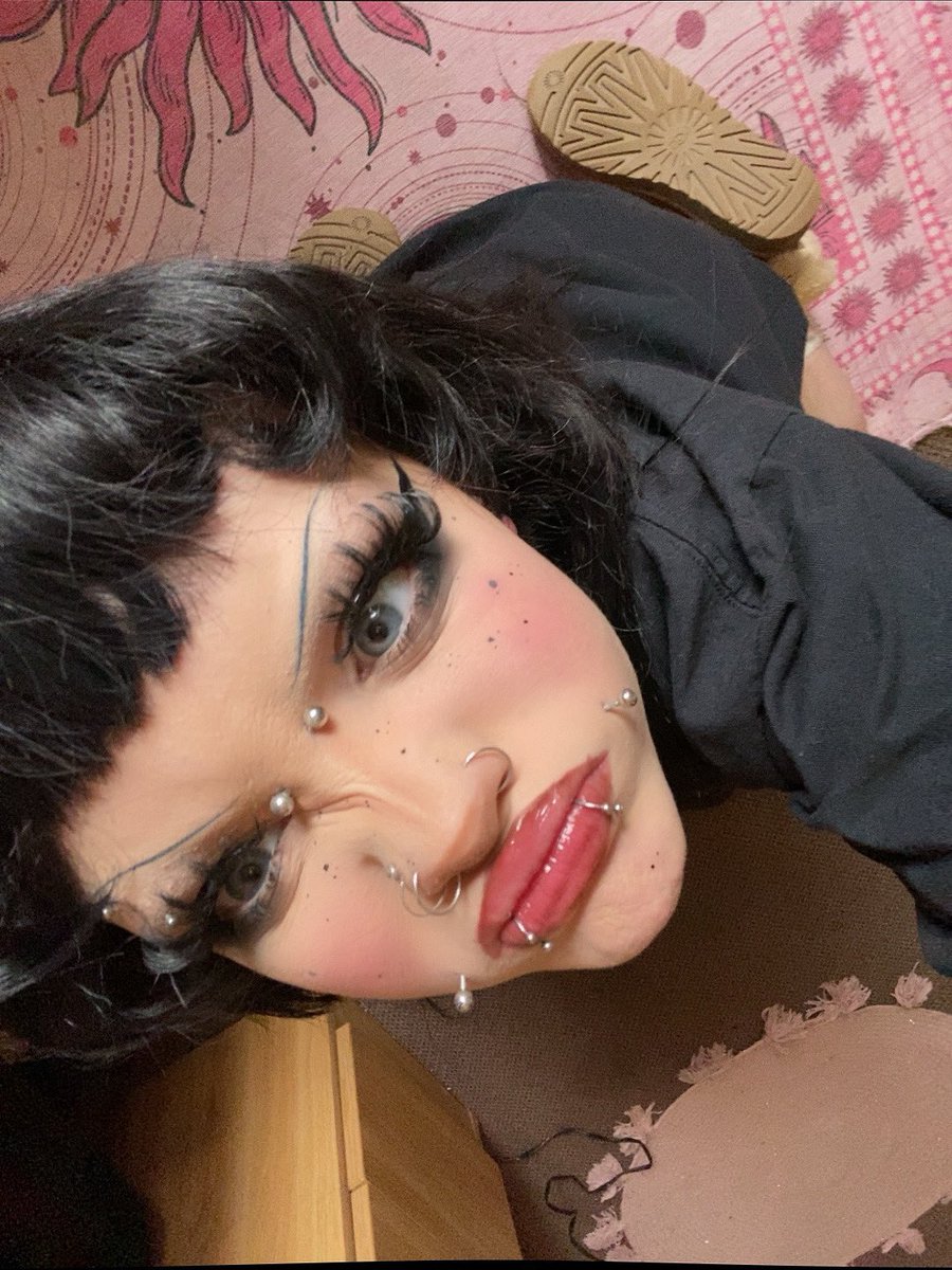 you smell stinky 
#alt #alternative #fyp #paypig #paypigwanted