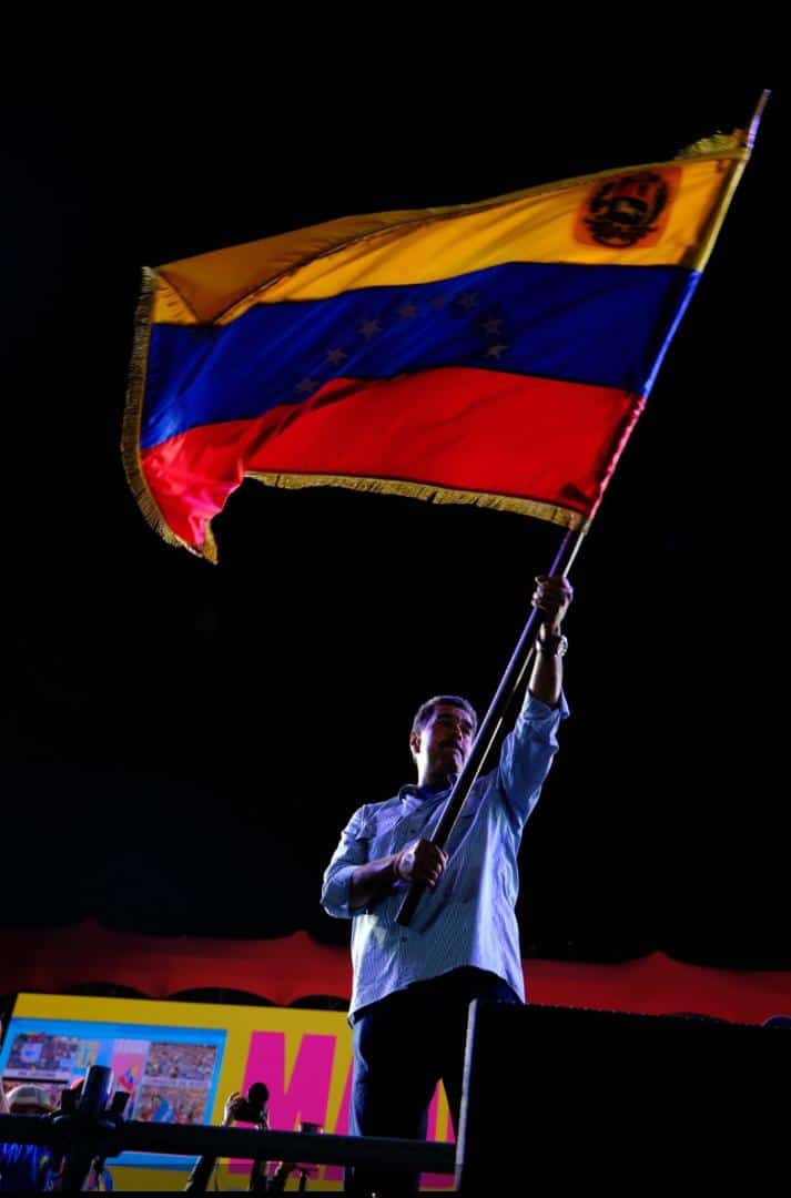 <a href="/NicolasMaduro/">Nicolás Maduro</a> Presidente Reelecto por el pueblo venezolano.... Chávez Vive....! 
Somos la Esperanza y la Paz  🇻🇪

#GanoLaPazYLaEsperanza 
#MaduroPresidente 
<a href="/dcabellor/">Diosdado Cabello R</a> 
<a href="/josemvasquez/">José Vásquez</a> 
<a href="/JoseGVielmaMora/">Vielma Mora</a>