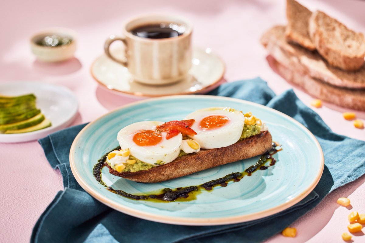 Si buscas una opción diferente y deliciosa para desayunar 🍳 visítanos y pide unaTostada de Aguacate con Huevos Pochados 🥖 En pan centeno con sour cream, vegetales, gremolata y reducción de balsámico. ¡Perfecta para iniciar tu semana!

#Archies #Desayuno #Brunch