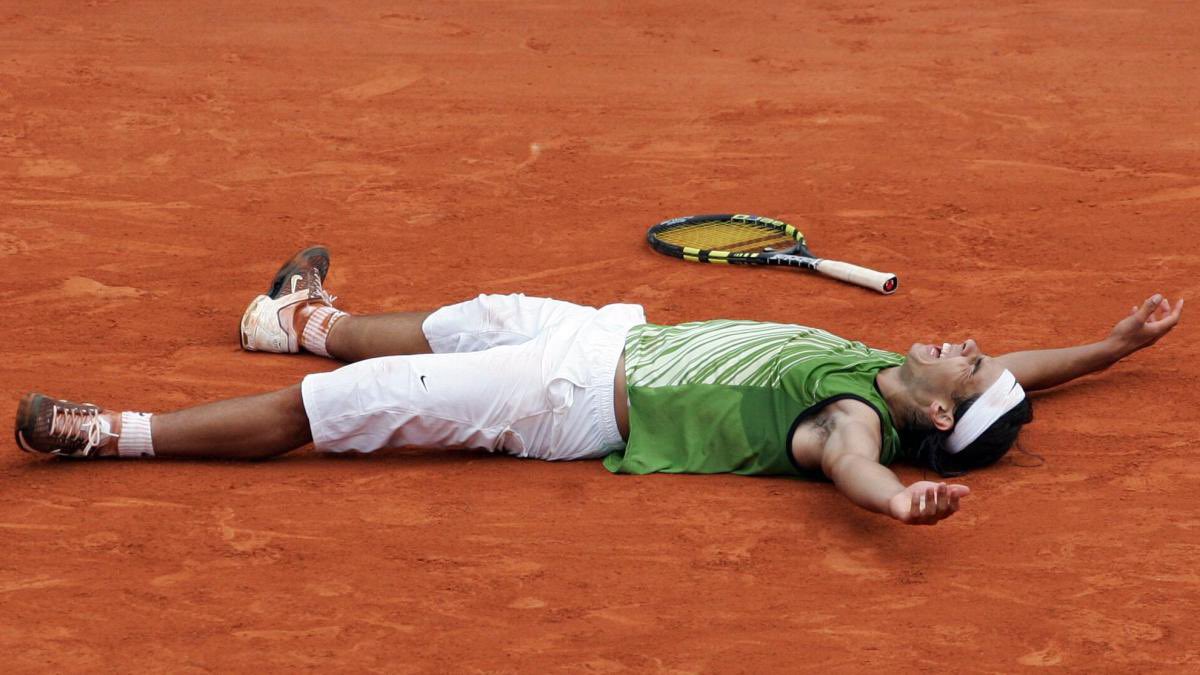 TheTennisLetter's tweet photo. Rafa Nadal loses to Novak Djokovic in likely their final meeting.

This was also likely the last Olympics match of his career.

It’s difficult to put into words everything this man means to tennis.

Every time he’s stepped on the court since he was a teenager, he’s reminded all of us that it’s always worth it to try a little harder. 

It’s always worth it to give your best effort. 

He did that once again today. 

When he won his first Roland Garros title on this very court in 2005, who would’ve thought that 19 year old boy rolling around in the dirt would mean so much to millions of people. 

22 Grand Slams, 14 Roland Garros titles, & 2 Olympic Gold Medals later… what a journey it’s been. 

This wasn’t the final match of his career. 

But in likely his last Olympics singles match, it’s the end of another chapter.

And it’s been one beautiful book, written by a legendary author.

With him til the very end.

🇪🇸❤️🇪🇸