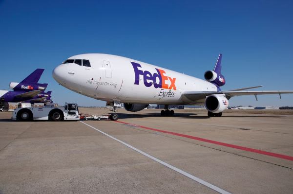 FedEx to reduce daytime domestic flights as <a href="/USPS/">U.S. Postal Service</a>  contract expires
supplychain247.com/article/fedex-…