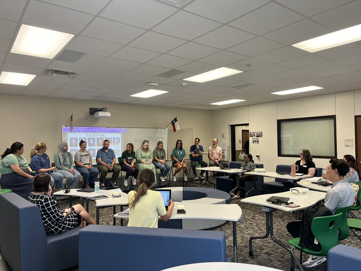 Our teacher panel is ready to share their experience and welcome the new <a href="/ReedyLions/">Reedy High School</a> to the Pride! #RHSRoar
