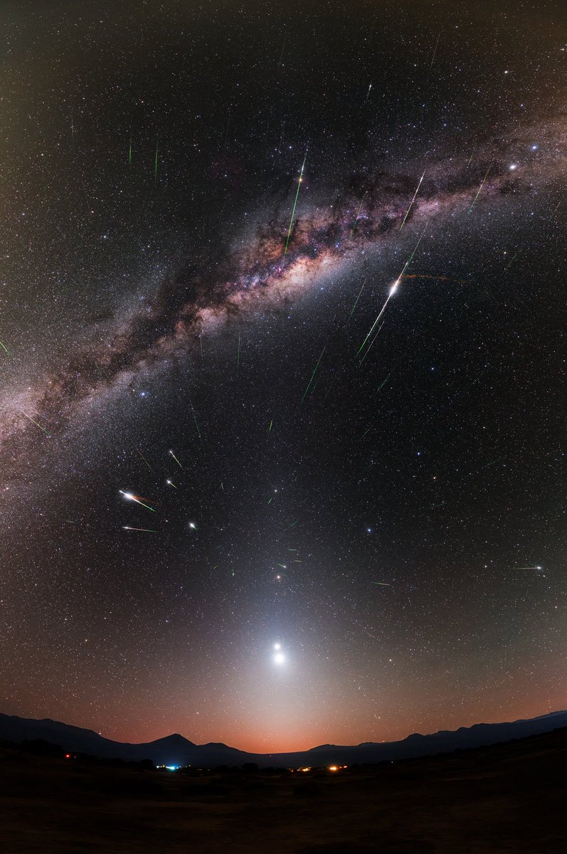 physicsworld03's tweet photo. Meteor shower, Venus, Jupiter, Mars, Saturn and Milky Way https://t.co/6FQjaVAwyU