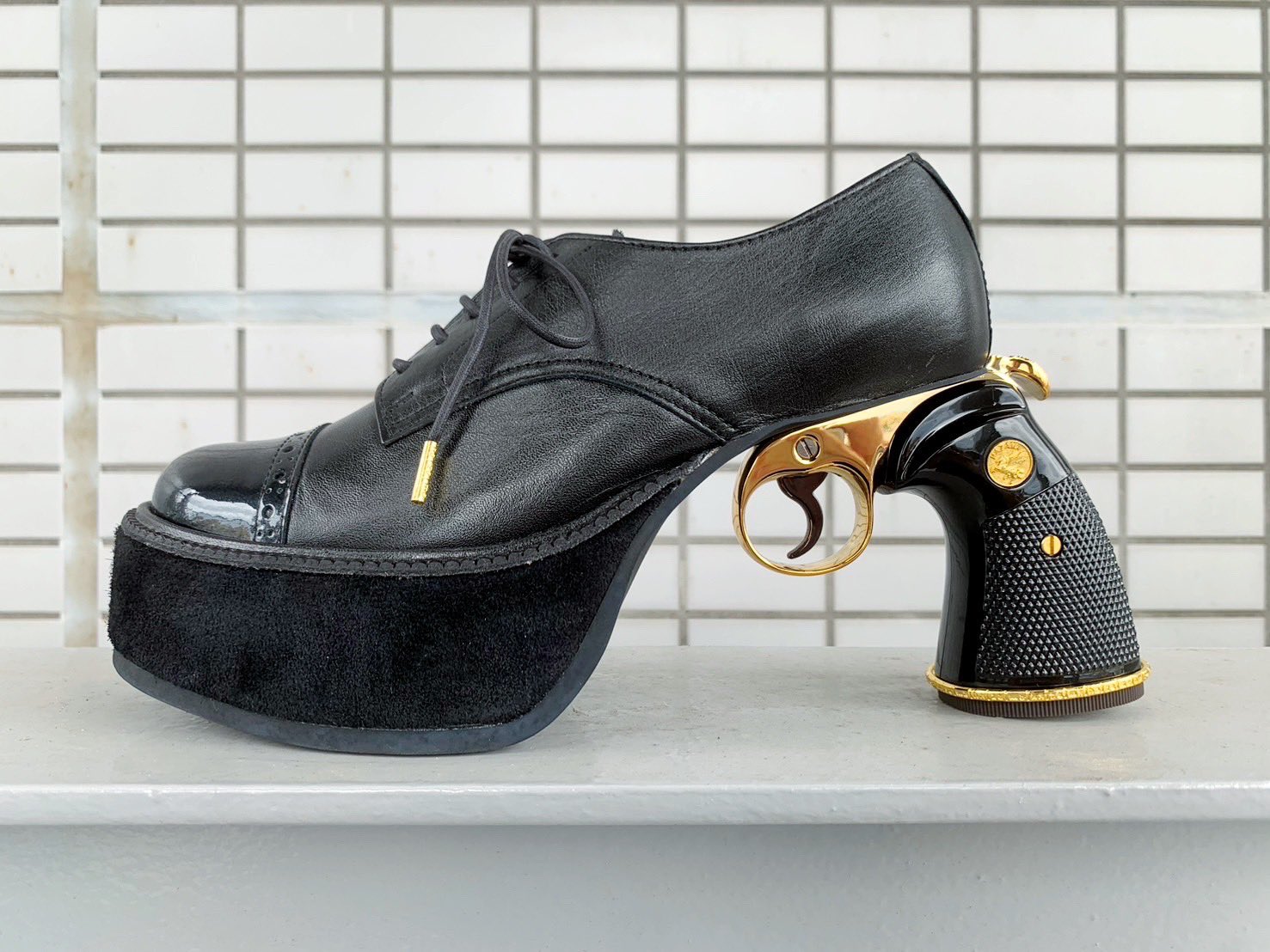 惹き鉄となるドレスシューズ irregular color hazama