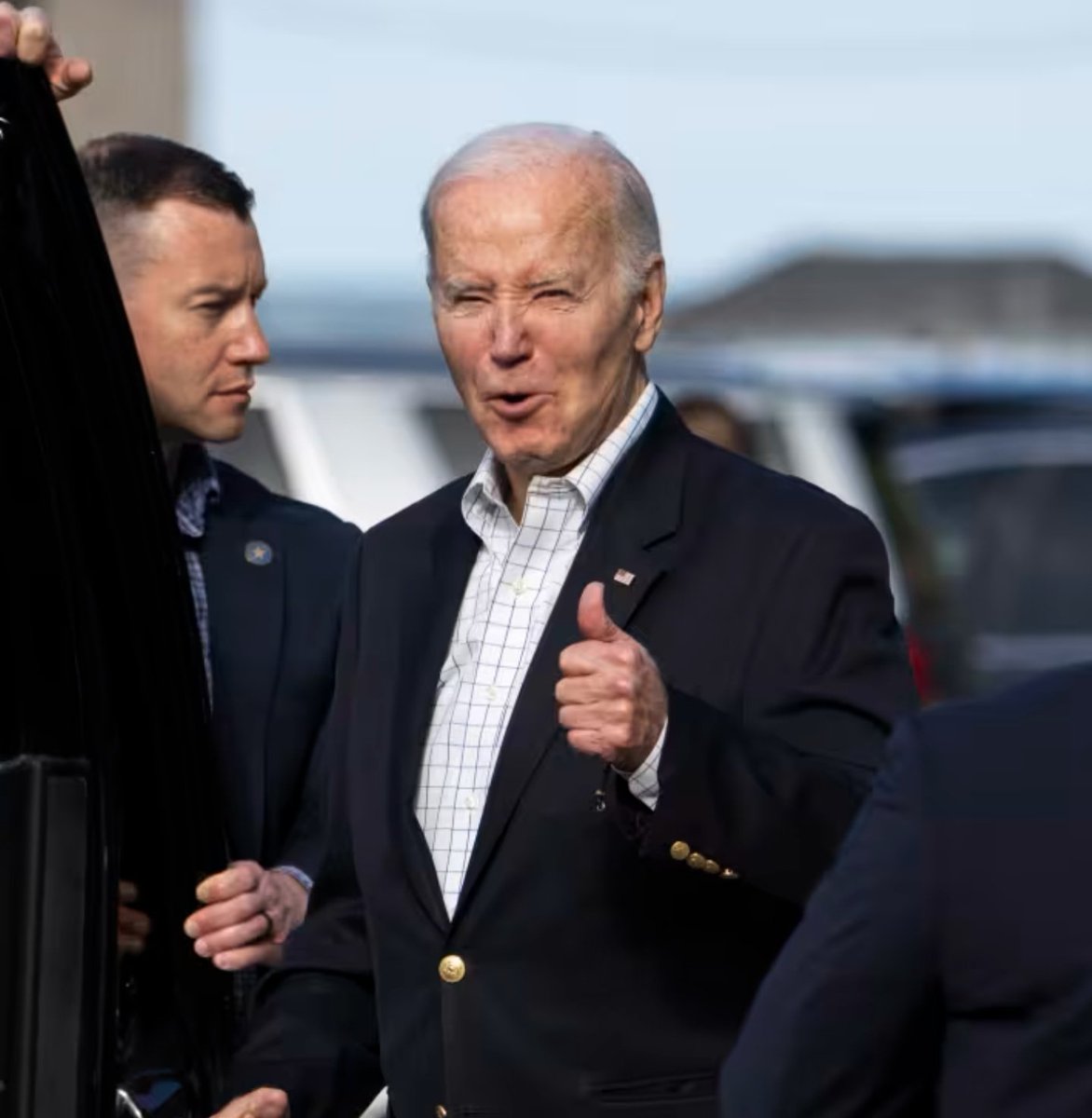 mmpadellan's tweet image. I prefer Presidents who insist on NO IMMUNITY FOR THEMSELVES while they're still in office because they have no intent on committing any crimes.

President Biden is truly one of the greatest Presidents ever.