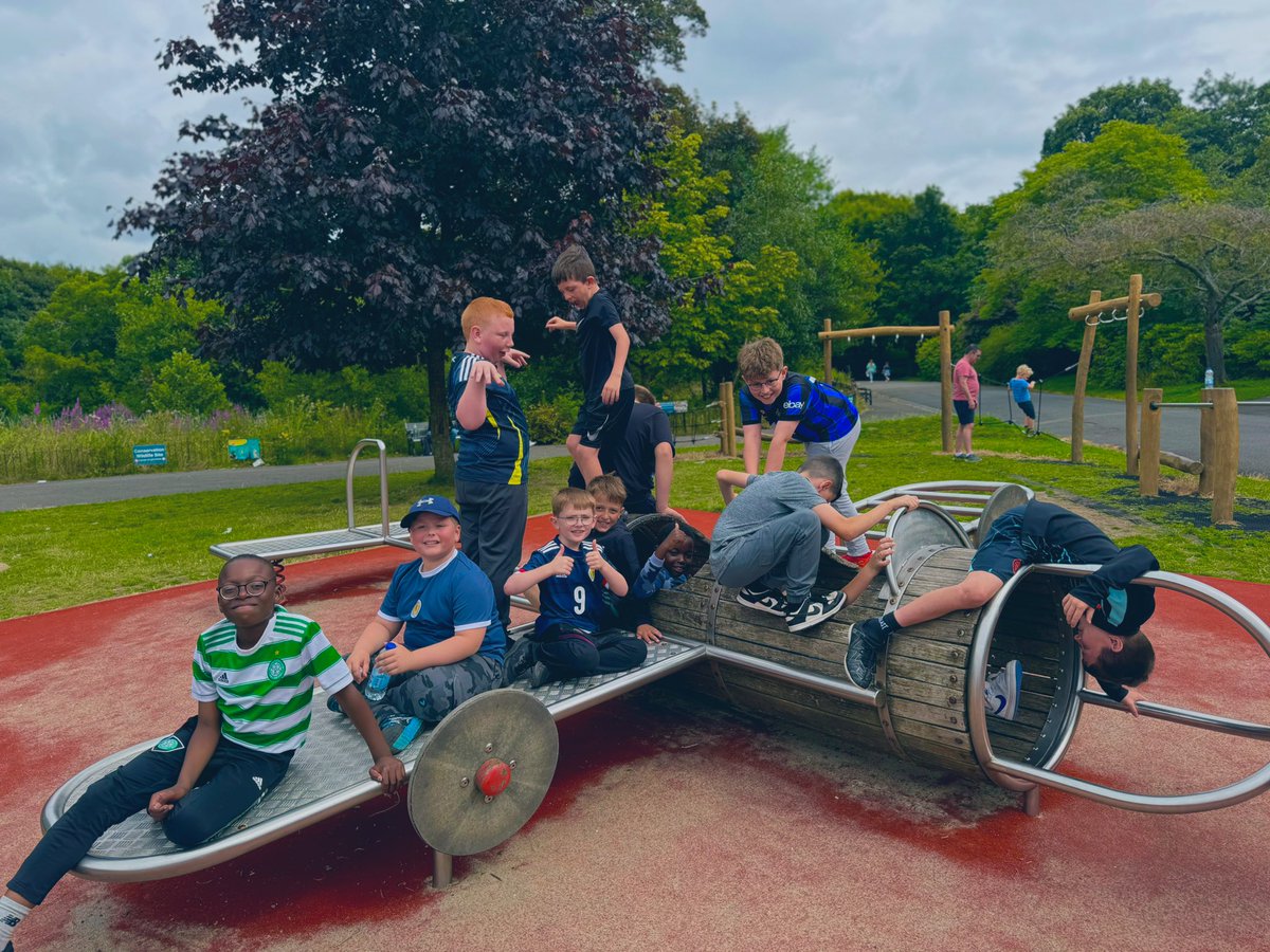 ERAGLENBURN's tweet image. Group 4 had a blast exploring Kelvingrove Park today! 🚂🌳 #TeamOuting #AdventureTime
@GlasgowCC #CHFAP