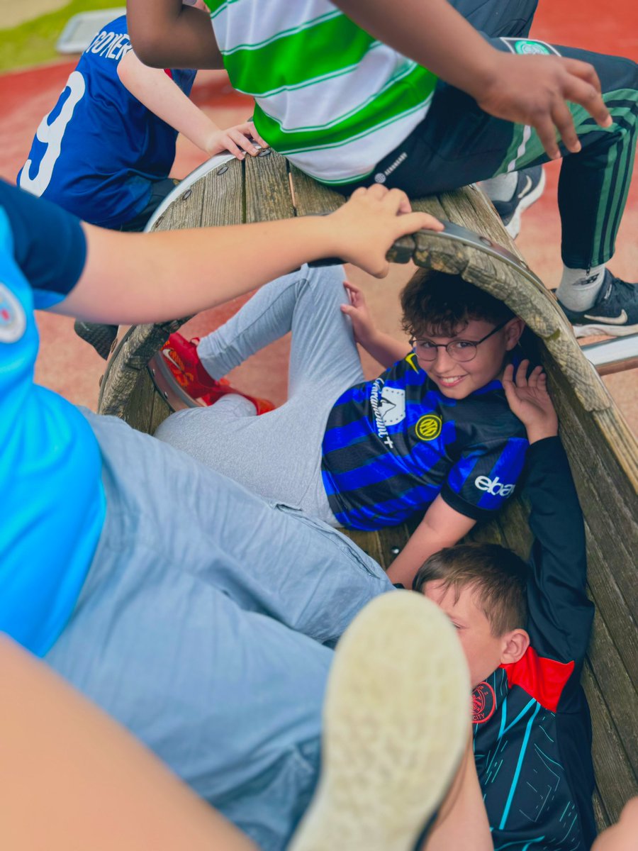 ERAGLENBURN's tweet image. Group 4 had a blast exploring Kelvingrove Park today! 🚂🌳 #TeamOuting #AdventureTime
@GlasgowCC #CHFAP