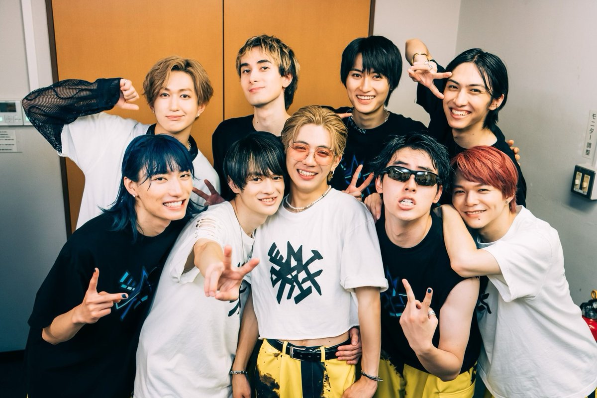 Supdra_staff's tweet photo. ／
LIVE TOUR 2024「MIXTURE」
全公演終了 ありがとうございました✨
＼

SUPER★DRAGONと共に
「MIXTURE」を駆け抜けてくださった皆さま、
ありがとうございました🔥

そしてMajor 2nd Single「Downforce」の発売も解禁！

引き続きスパドラと楽しみましょう🙌

#スパドラ #SUPERDRAGON
#SD_MIXTURE https://t.co/KcgK9LmHzi