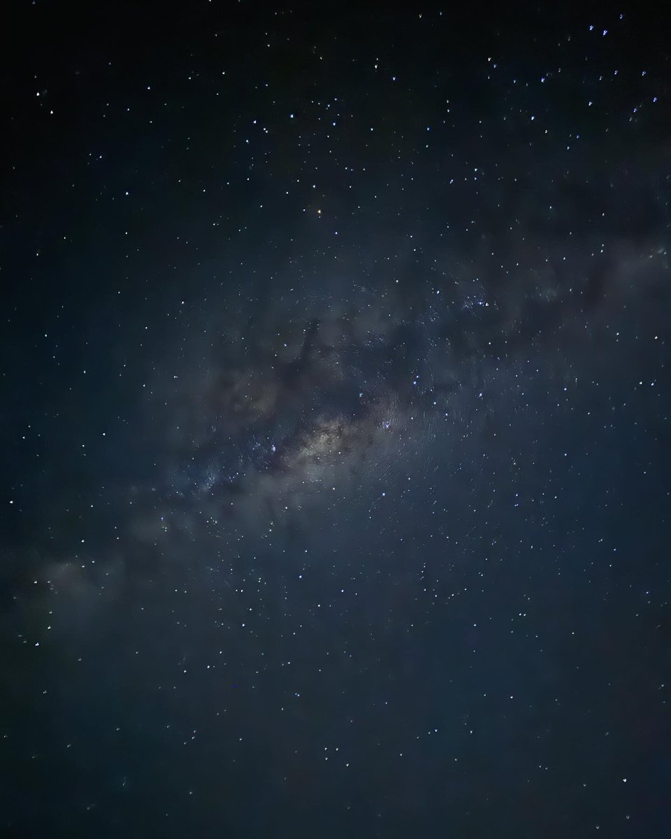 XPlayerFour's tweet image. From the city lights to starlight, the Milky Way never ceases to amaze 🌌 #astrophotography #milkyway #queensland #Australia