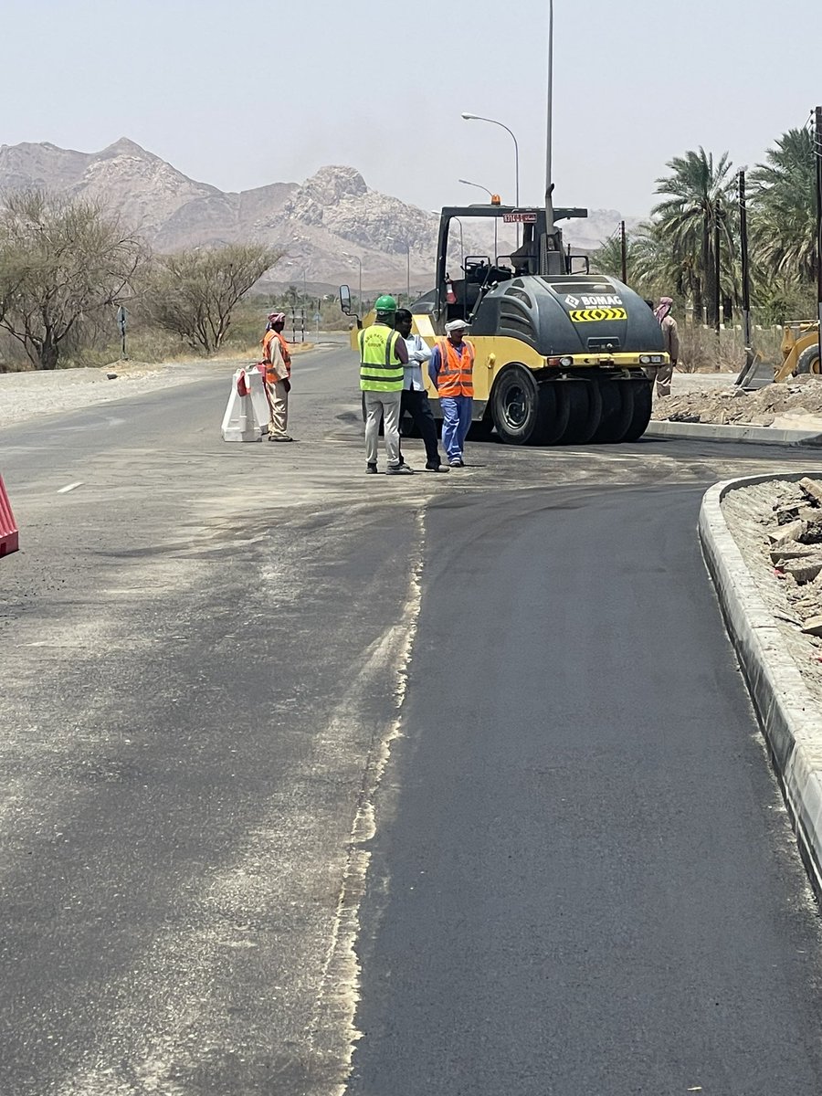 الانتهاء من العمل  في توسعة بعض المداخل في طريق الرستاق عبري بمنطقة الحومانية 
كل الشكر للاخوة في دائرة الطرق بمحافظة الظاهرة <a href="/mtcitoman/">وزارة النقل والاتصالات وتقنية المعلومات</a> وكذلك الاخوة في قيادة شرطة محافظةالظاهرة <a href="/RoyalOmanPolice/">شرطة عُمان السلطانية</a>