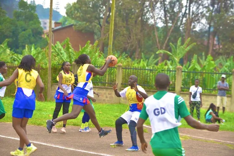 corporates256's tweet photo. CENTENARY BANK IN ACTION! 🏀💪 @CentenaryBank Netball Team showed off their skills yesterday at the CSN Netball Tournament! Their passion, energy, and teamwork were unstoppable! Great job, #CentenaryBank #CSNTournament 

#NetworkingTgroughSports https://t.co/fksS3rjjRh
