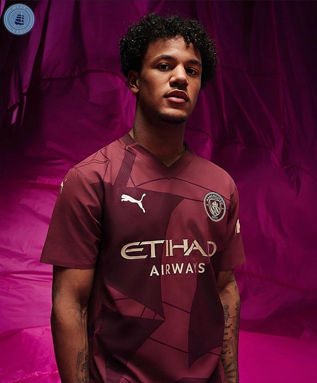 El_Gallado's tweet photo. With 60m Barcelona can push for Oscar bobb, could have pushed hard for Savinho, could have pushed for Doku before his City move, could have pushed for Kudus before going to Westham, Arda Guler. Some1 isn't doing his job
#Barca 
#Nico 
@the_berneese_ https://t.co/atcC6CElb7