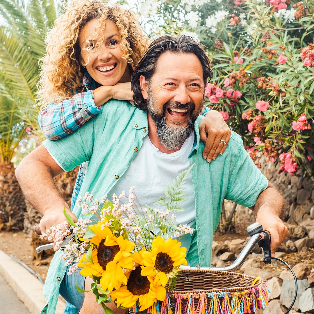 Lenstore's tweet image. Visions of summer 🌞 Let’s get you some new lenses for the sunny season!  lenstore.co.uk
#lenstore #contactlenses