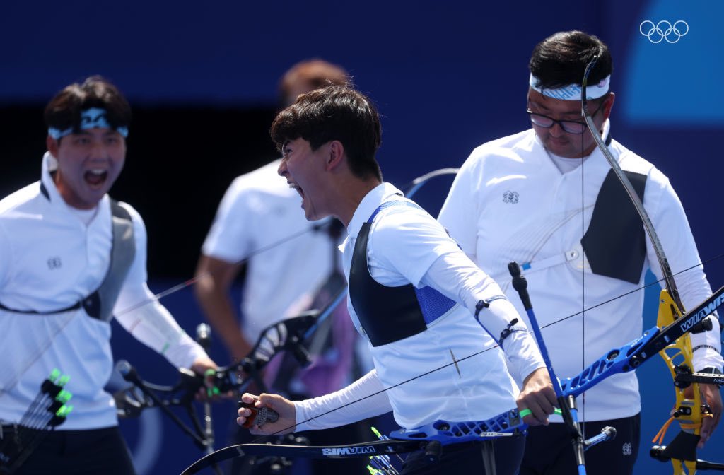 대한민국 김우진, 김제덕, 이우석이 2024 파리 올림픽 양궁 남자 단체 준결승에서 중국을 꺾고 결승에 진출합니다. 결승전은 잠시후 0시 11분에 열립니다 🏹

#파리2024 #올림픽 #양궁 #김우진 #김제덕 #이우석