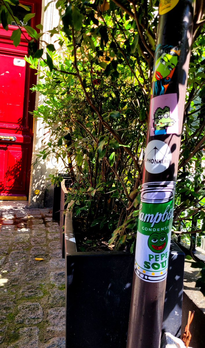 Zederwan's tweet image. #rarepepe #fakerare #rarecoco
Le coup du chapeau