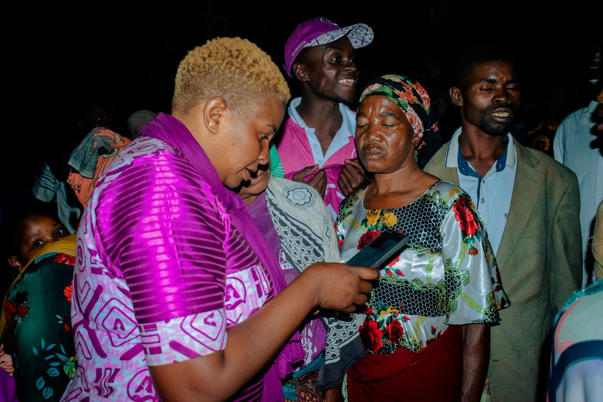 ACTwazalendo's tweet photo. #Miezi10 #WanachamaMilioni10

Usajili wa wanachama milioni 10 kwa miezi 10 unaendelea nchi nzima. Wananchi wanaitikia wito wa kujiunga @ACTwazalendo kwa kasi kubwa. Wanatuelewa. Wanatuamini. Tutahakikisha kuwa tunajenga 👇👇

#TaifaLaWote #MaslahiYaWote https://t.co/pvj51uQJTO
