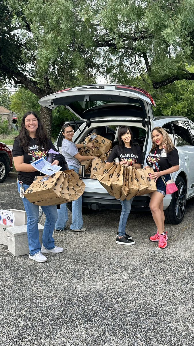 Cable Elementary (@nisdcable) on Twitter photo Cable teachers headed out into our community to welcome our Cubs back to school!! #OTL opportunities #levelup #gameseason #itsonTexas Cable teachers headed out into our community to welcome our Cubs back to school!! #OTL opportunities #levelup #gameseason #itsonTexas