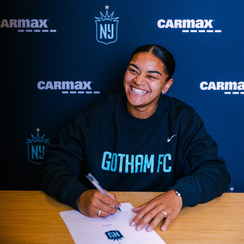 GothamFC's tweet photo. Welcome to Gotham FC, @_JessCarter 🤝

We have acquired five-time Women’s Super League (WSL) Champion and Lioness defender Jess Carter from Chelsea FC Women for an undisclosed transfer fee. Carter has signed a multi-year contract with #GothamFC through 2026.