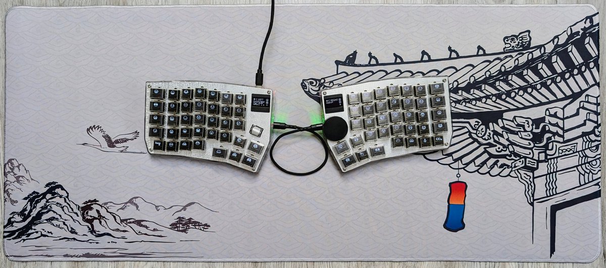 thpoll2's tweet photo. Just some pictures this time~ 이번에는 사진만~ #MechanicalKeyboard #PolyKybd https://t.co/mj9JT3aZ4L