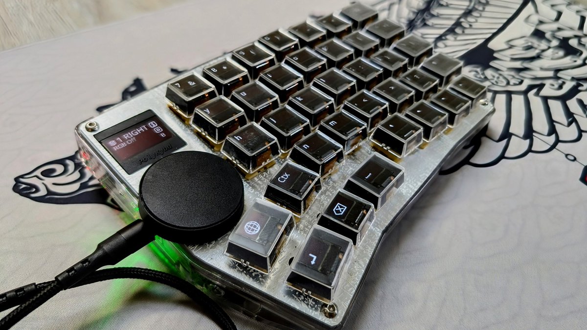 thpoll2's tweet photo. Just some pictures this time~ 이번에는 사진만~ #MechanicalKeyboard #PolyKybd https://t.co/mj9JT3aZ4L