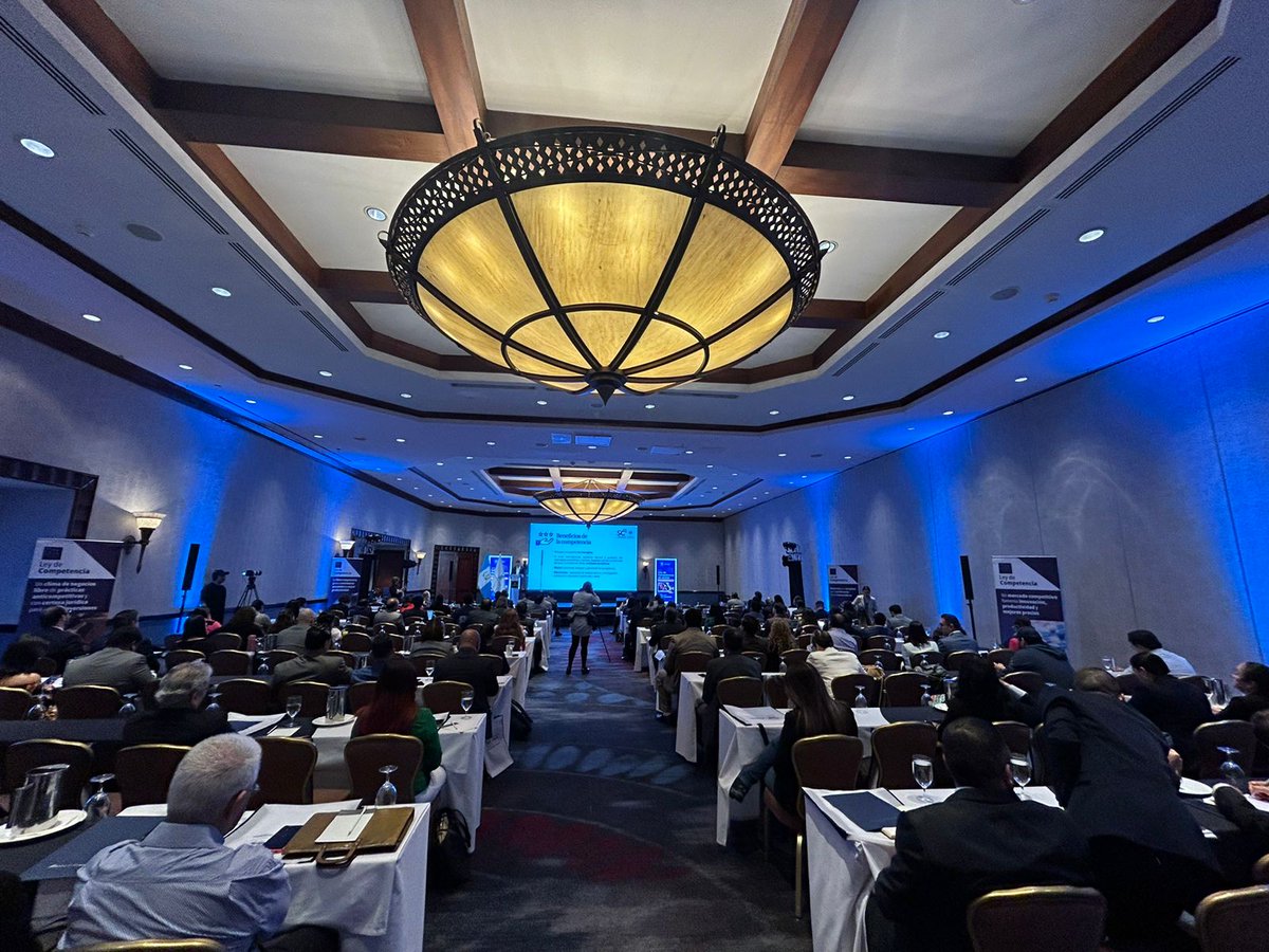AmChamGT's tweet photo. #AmChamGT está presente en el Foro: "Ley de Competencia en acción, la experiencia centroamericana" organizado por @MINECOGT . Esta iniciativa es de suma importancia para el fortalecimiento del marco jurídico en pro de la #inversión extranjera directa en #Guatemala. https://t.co/U3pyABog4C