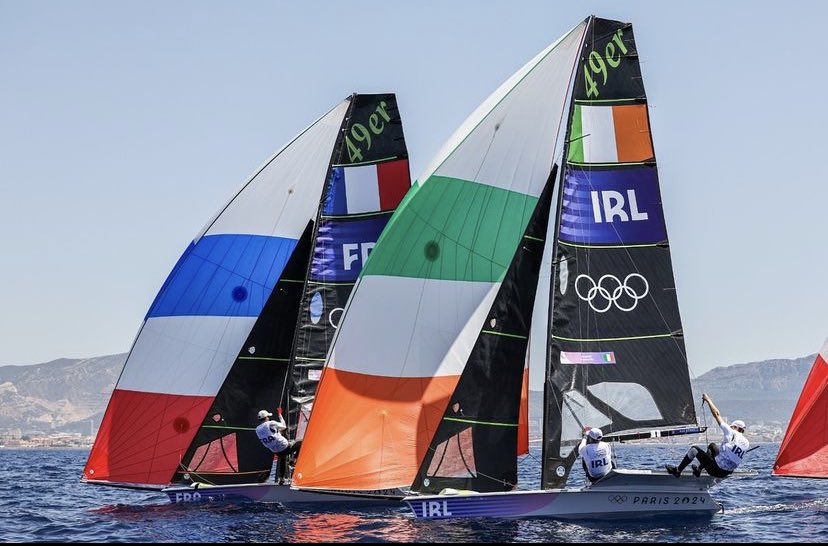 Back down to Marseille and the 49ers, Dickson/Waddilove have continued their excellent form with 4th, 2nd and 8th today, remain 2nd, 5pts behind 🇳🇿 and now 9pts ahead of 🇪🇸 in 3rd! 

Only at the half way point, but the lads are flying! Back for 3 more races tomorrow #TeamIreland