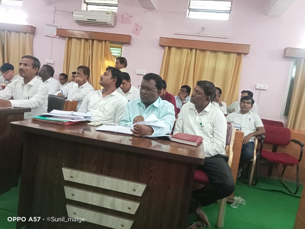 ceozpbidar's tweet photo. ದಿನಾಂಕ - 28.07.2024 ರಂದು ಬೀದರ ಜಿಲ್ಲೆಯ ಭಾಲ್ಕಿ ತಾಲೂಕು ಪಂಚಾಯತ ಕಚೇರಿ ಸಭಾಂಗಣದಲ್ಲಿ ಮಾನ್ಯ ಜಿಲ್ಲಾ ಉಸ್ತುವಾರಿ ಸಚಿವರ ಅಧ್ಯಕ್ಷತೆಯಲ್ಲಿ ಜರುಗಿದ ತಾಲೂಕಾ ಮಟ್ಟದ ಅಧಿಕಾರಿಗಳ ಪ್ರಗತಿ ಪರಿಶೀಲನಾ ಸಭೆಯಲ್ಲಿ ಭಾಗವಹಿಸಲಾಯಿತು. 
@eshwar_khandre @PriyankKharge @readingkafka https://t.co/w7oAsMA7st
