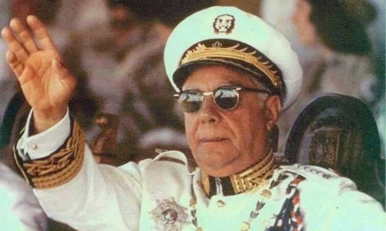 CBritos11's tweet photo. La misma forma de Gobernar y posiblemente tenga el mismo final #NicolasMaduro #Venezuela https://t.co/5dZnNaSXvx