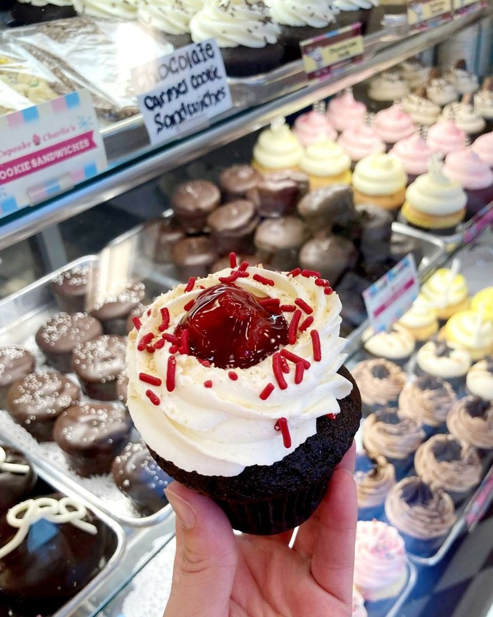 SeePlymouth's tweet photo. Craving something sweet? Visit Cupcake Charlie's on Plymouth Waterfront! 🧁 Enjoy 16 daily cupcake varieties, whoopie pies, cake pops and premium soft-serve ice cream. 

📍 6 Town Wharf, Plymouth Waterfront
🔗 https://t.co/gdWcEHpoIN https://t.co/oSjU7CILHc