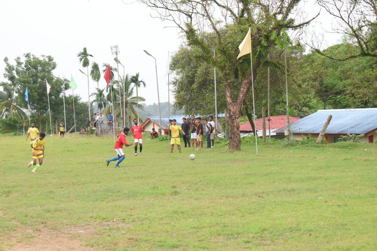 DC_NMAndaman's tweet photo. 🏆⚽ DC CUP ⚽🏆
**Today's Match:**
🗓️ 29/07/24
🕒 3:00 PM
**Young Boys** vs. **Gram Panchayat Mayabunder**
Final Score: Young Boys win 2-0! 🎉
#DCCup #Football #MatchResults https://t.co/xfyNYSmElq