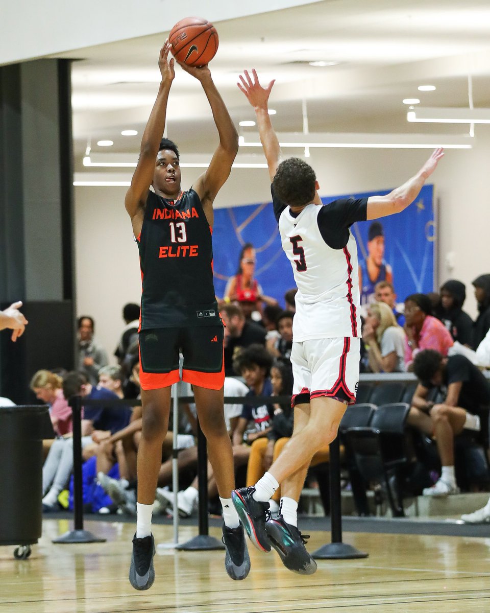 Anthony Thompson showed his glaring upside last week at the USAB 10th grade club championship. Jumbo lefty wing in the making, super long, soft shooting touch to develop, high release, very unselfish, &amp; some real passing flashes. 247sports.com/article/ncaa-a…