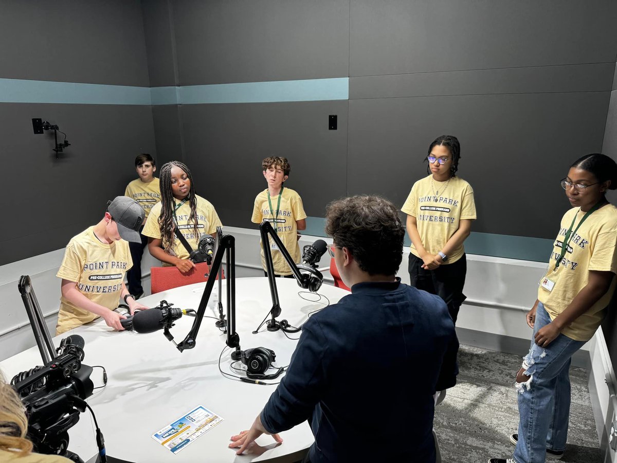 Rowland School of Business tweet media