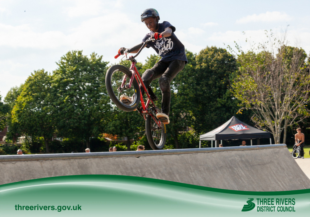 Prepare to be wowed at #SkateJam! 🛹

📅 Saturday 3 August
🕛 12pm - 5pm
📍Croxley Green Skate Park

#Skateboard, #BMX and #scooter riders have the chance to win fabulous prizes kindly sponsored by <a href="/CroxleyGreenPC/">Croxley Green Parish Council</a>

Find out more 👉threerivers.gov.uk/services/leisu…

#ThreeRivers <a href="/abc_skate/">ABC Skateboarding</a>