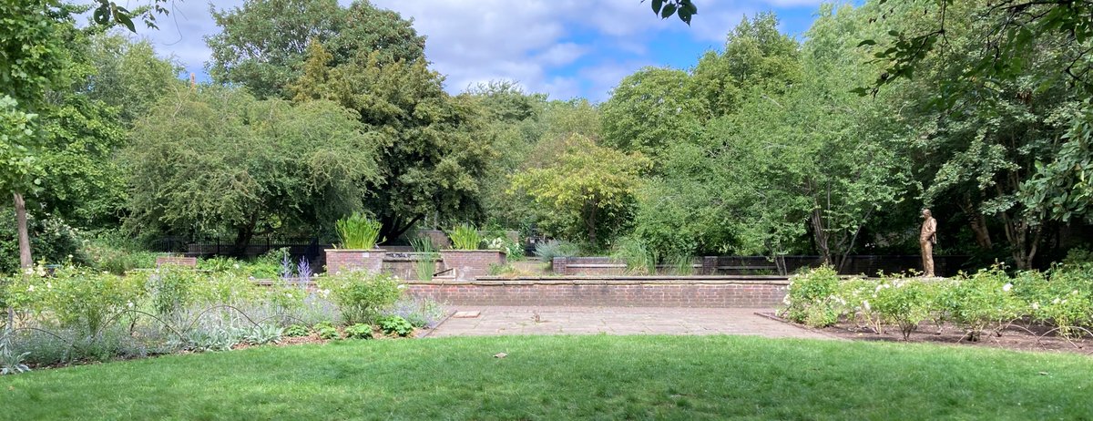 IslingtonBC's tweet photo. It's super hot!! 🥵
We are lucky in Islington to have some beautiful parks and green spaces which are great places to cool off.
And with an impressive 25% tree canopy coverage there are lots of trees waiting to be sat beneath! 🌳 🌿
#DoSummer and stay cool! ⬇️ https://t.co/ApfaBAa8JQ