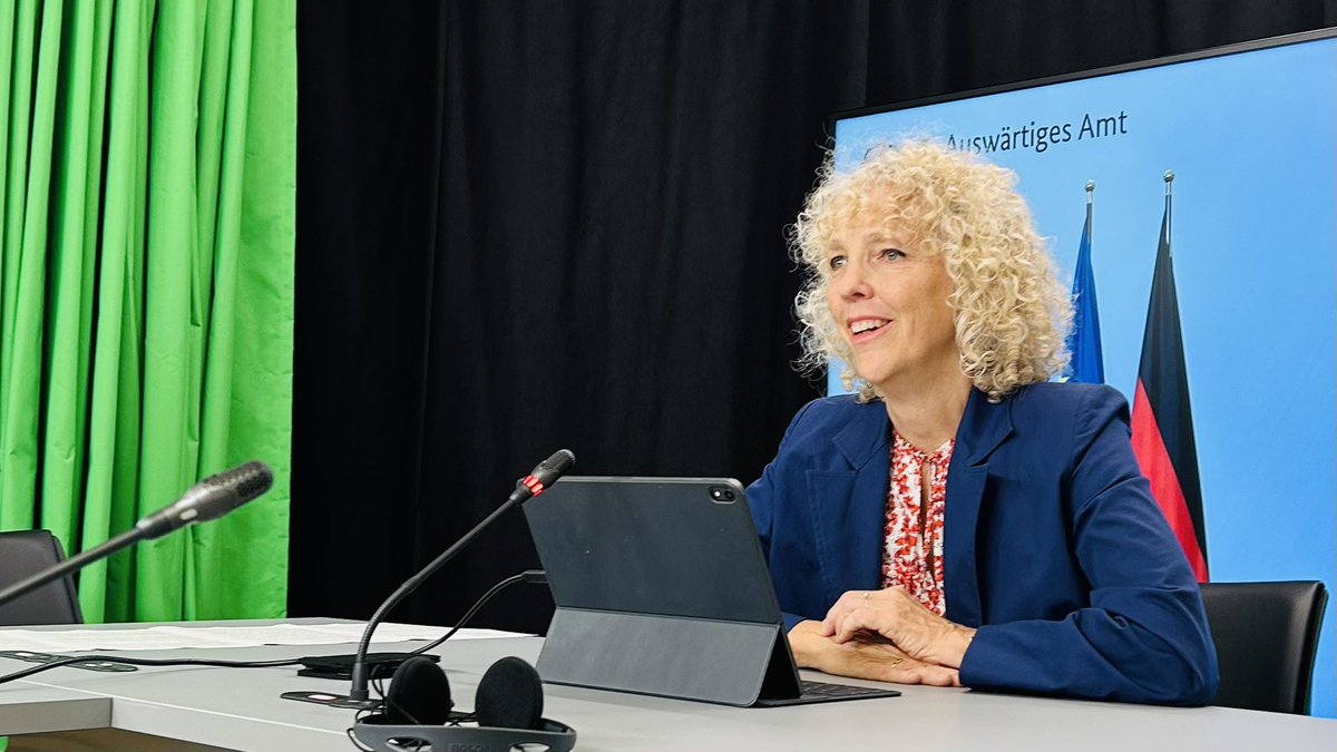 Jennifer Morgan (@climatemorgan) on Twitter photo The <a href="/Climate_Action_/">Climate Action</a> Coalition officially launched on Friday! Announced at #LCAW, this global community is focused on the delivery of the 2030 climate goals. Thank you, <a href="/CSkidmoreUK/">Rt Hon Chris Skidmore</a>, for the chance to outline the challenges ahead.
My full remarks 📺⤵️
coalition.climateaction.org/webinar/cac-la… The <a href="/Climate_Action_/">Climate Action</a> Coalition officially launched on Friday! Announced at #LCAW, this global community is focused on the delivery of the 2030 climate goals. Thank you, <a href="/CSkidmoreUK/">Rt Hon Chris Skidmore</a>, for the chance to outline the challenges ahead.
My full remarks 📺⤵️
coalition.climateaction.org/webinar/cac-la…