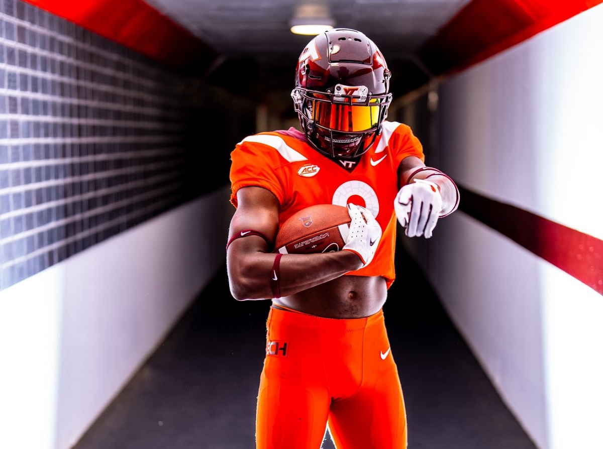 Tech Sideline (@techsideline) on Twitter photo 🔒Sherrod Henderson Goes From Basketball To Football, by <a href="/JasonStammSaid/">Jason Stamm 💯</a>
Virginia Tech's defensive end commit has played football for less than two full seasons, but he's an excellent athlete.
virginiatech.sportswar.com/subscription/2… 🔒Sherrod Henderson Goes From Basketball To Football, by <a href="/JasonStammSaid/">Jason Stamm 💯</a>
Virginia Tech's defensive end commit has played football for less than two full seasons, but he's an excellent athlete.
virginiatech.sportswar.com/subscription/2…
