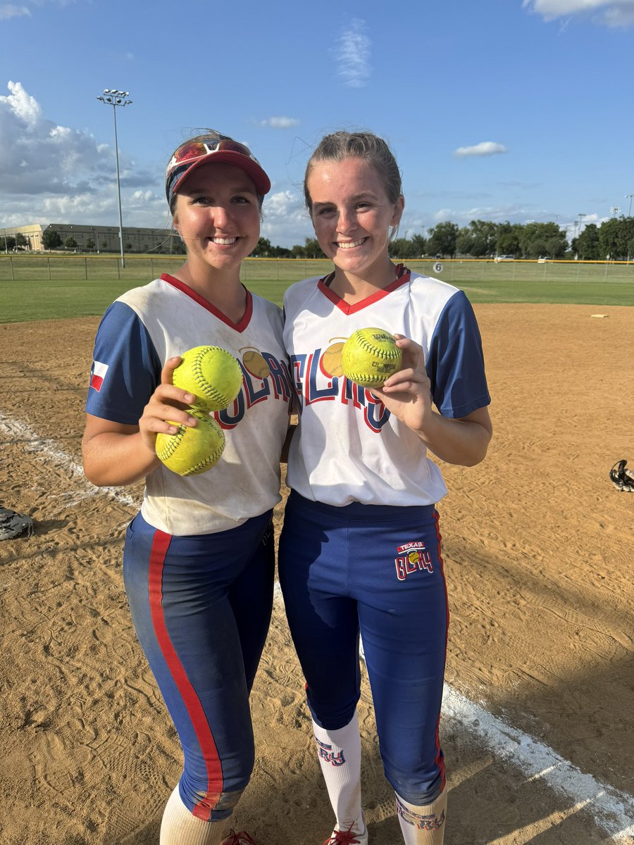 Home runs raining down at Southern Nationals on bracket day!!! Brodie Christensen (‘25) and Karlie Demel (‘26). Way to go ladies!!!