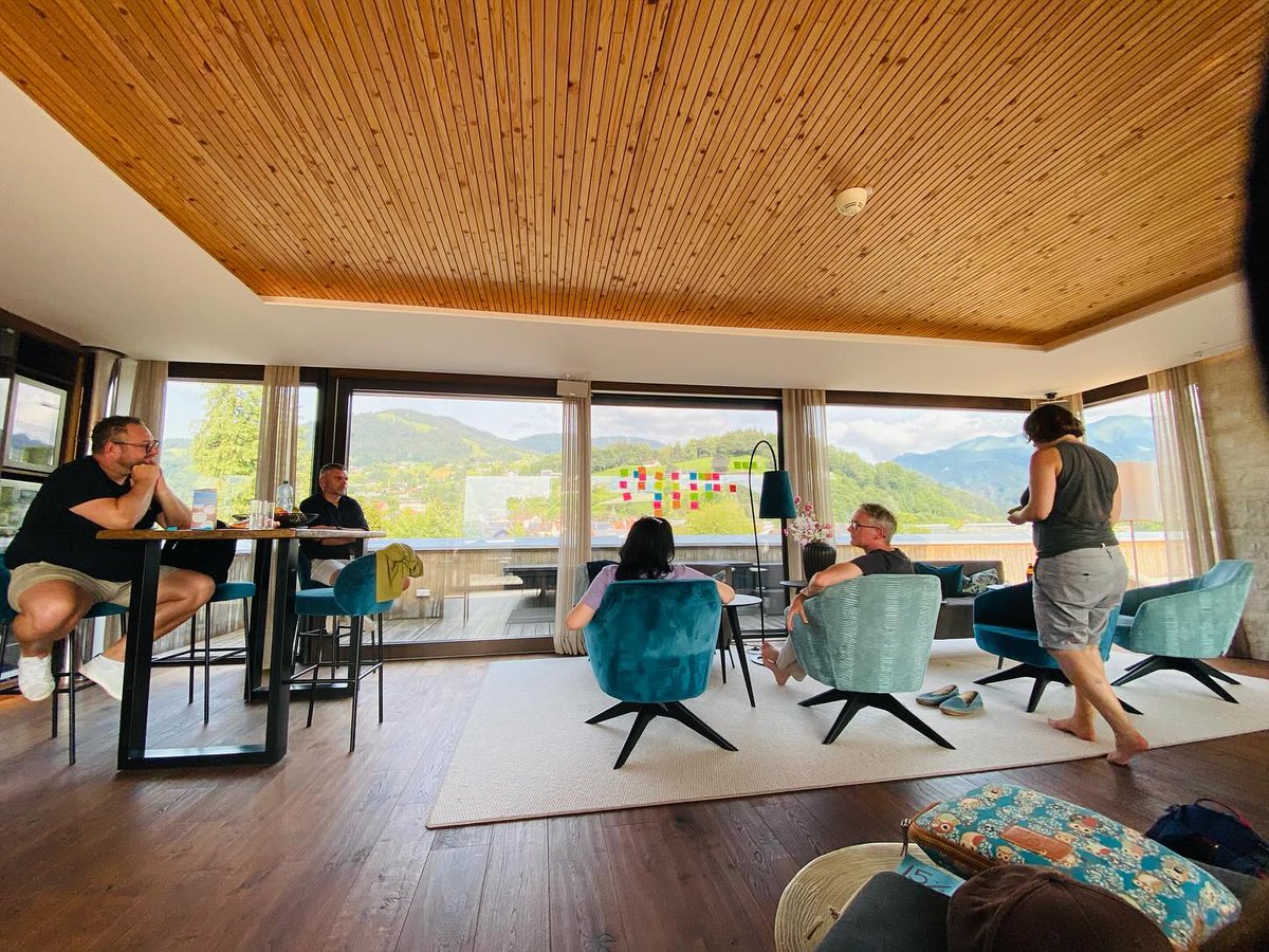 🚀 Back in Business! Schon während meiner Auszeit traf ich mich letzte Woche mit dem Realizing Progress-Team in Vorarlberg. Woran wir in unserer Coworkation arbeiteten? #ArtificialIntelligence
… 🤗 Danke für die produktiven Tage an Andrea, Alex, Florian, Kristine &amp; Roland!