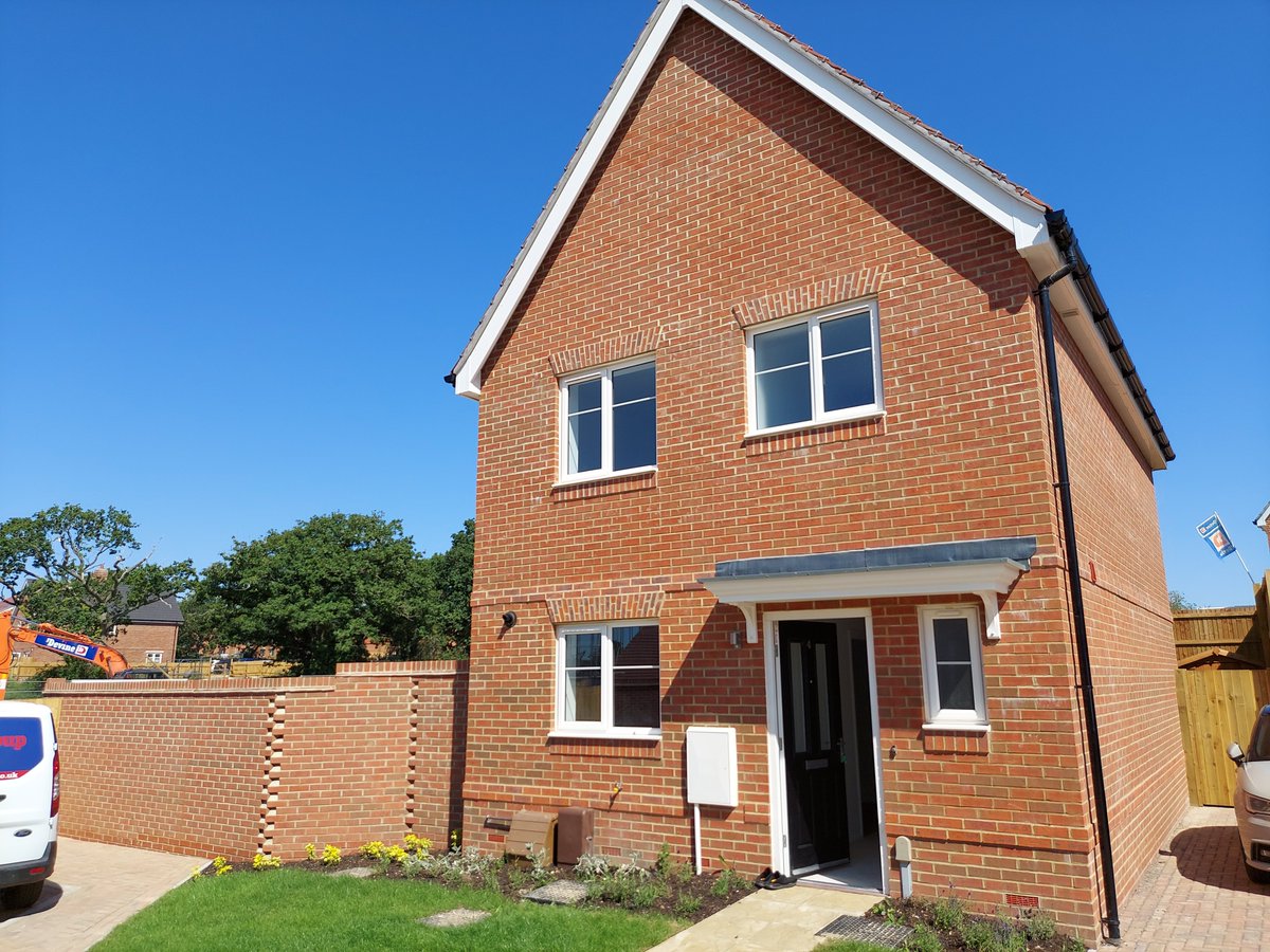 Claire Swaffield tweet media