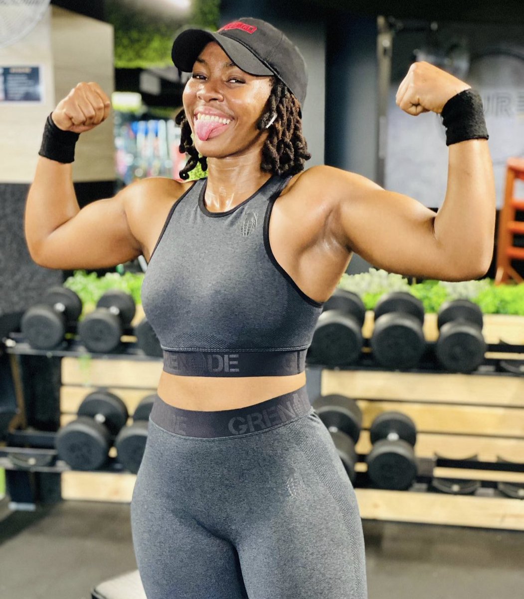 GirlThatLifts/TheRunner (@fitmasi) on Twitter photo 