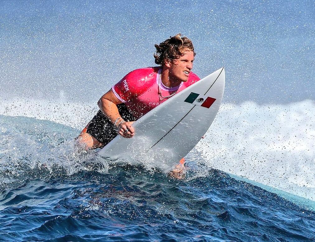 ¡Por los Cuartos de Final!
Alan Cleland 🇲🇽 enfrentará al francés Joan Duru 🇫🇷 en la tercera ronda del Surf olímpico 🏄‍♂️, buscando avanzar a los mejores 8️⃣
🗓️ 29 de Julio 🕑 12:48 PM
Vamos Alan 👊