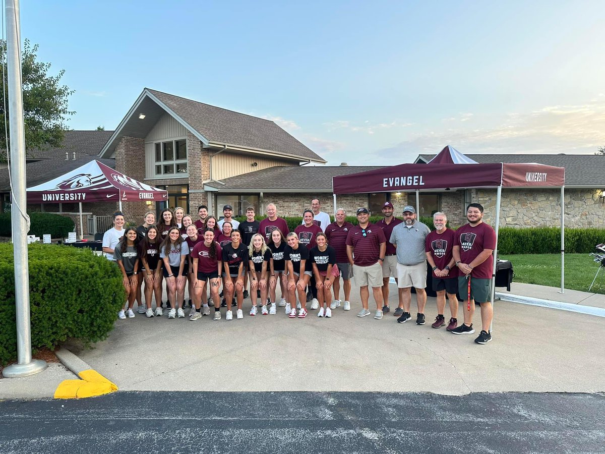 📣Women’s Soccer Supporting our Evangel Athletics Golf Tournament Today!⛳️🏌️‍♀️