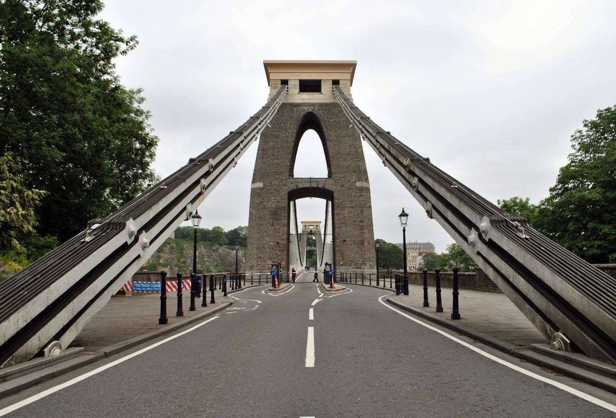 brunelsbridge's tweet image. 📣 Bridge Closure 🦺
The #CliftonSuspensionBridge will be closed to ALL vehicle traffic from 7:00pm tonight until 7:00am on Monday, August 5. This is so that essential maintenance and preparation for painting the chains can be done.
Learn more: bit.ly/3XOlN2f