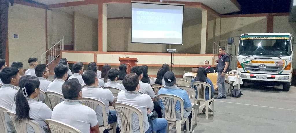 ECU911Machala1's tweet photo. #Vinculación | Alumnos de la Escuela del Sindicato de Choferes Profesionales de Loja y Catamayo, participaron de capacitación sobre el modelo de gestión y uso correcto de la #AppECU911.

Las jornadas registraron una masiva asistencia, con más de 400 personas.

#VinculaciónECU911 https://t.co/xO2ER5FX0o