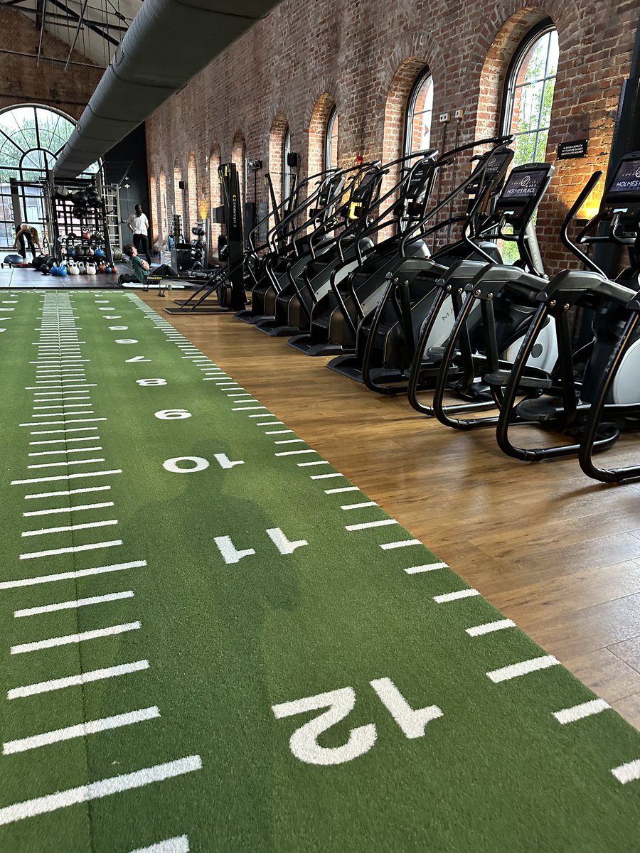 Gm gm, this is a reminder to go to the gym today! 

Stay fit and enjoy the results 🏋🏻‍♂️