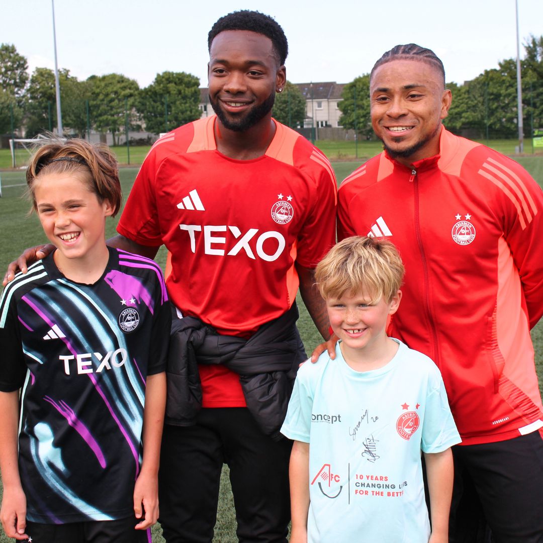 AFCCT's tweet photo. πΈGarioch Summer Camp
@AberdeenFC players Shayden Morris and Vicente Besuijen joined our #AFCCTSummerCoaching last week for a fun game of football and to sign some AFCCT tee's!πβ½οΈ
Limited space are left for our Garioch camps, book here π https://t.co/9wssb5b7bA
#AFCCT10 https://t.co/xkvrOEIDoz