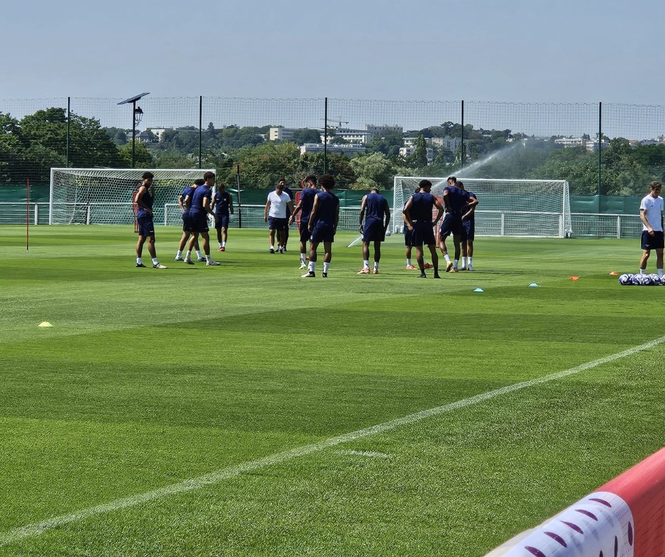 Depuis le 19 juillet, nous avons le plaisir d'accueillir sur le site olympique les équipes qui se préparent pour l'épreuve de football de <a href="/Paris2024/">Paris 2024</a>.
Aujourd'hui, nous souhaitons la bienvenue à l'équipe d'Espagne et à celle de la République Dominicaine !
