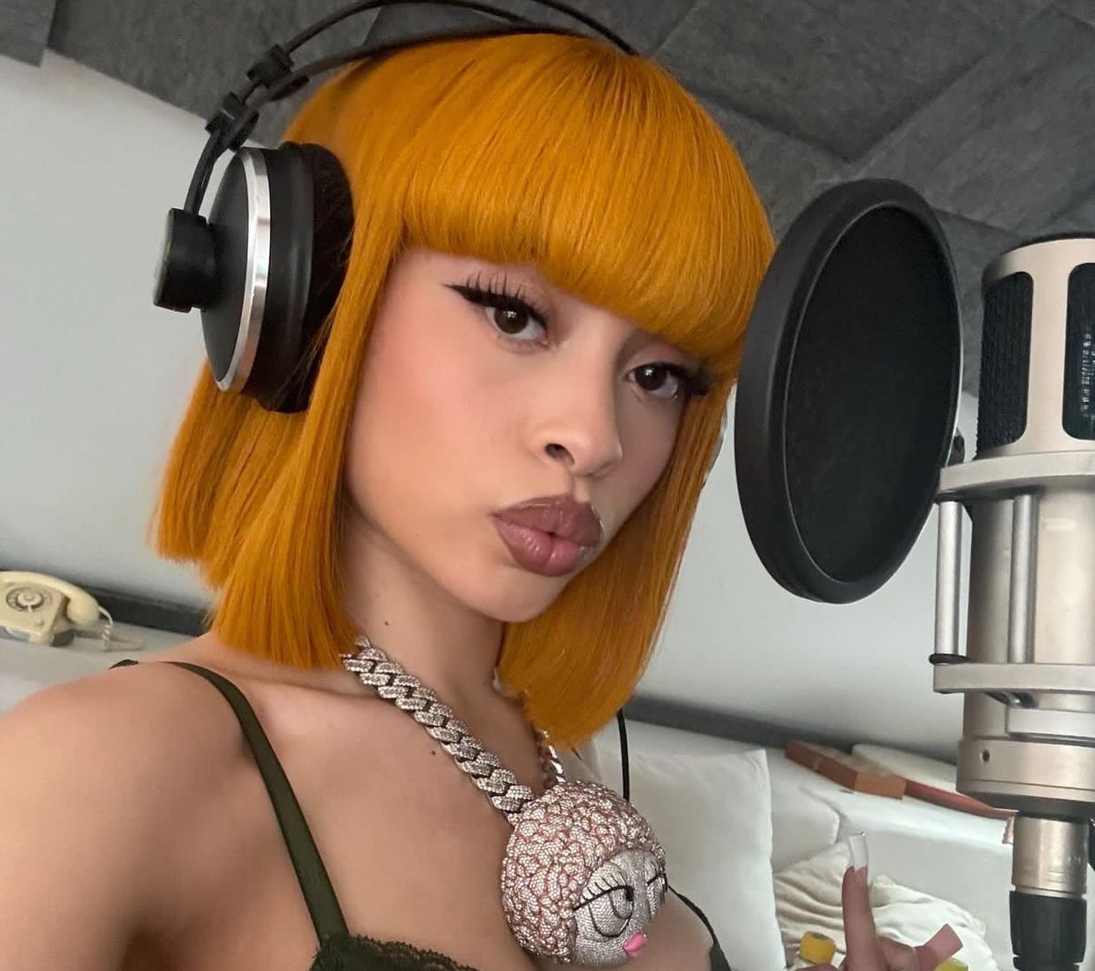 DailyLoud's tweet photo. Ice Spice’s new album “Y2K!” received a rating of 7.6/10 from Pitchfork. Rating it higher than most rap albums that dropped this year. https://t.co/gc3Z5atD6J