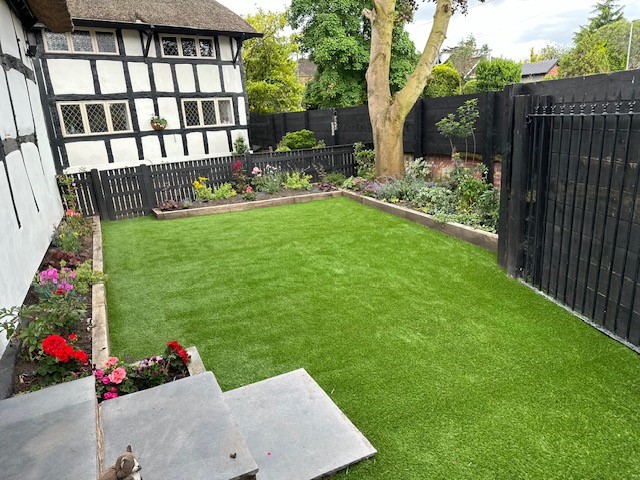 Another happy customer! ✅

Looking to transform your outdoor space today? Call us on 0800 587 0380 for a free site visit and quote! 🤩

 #Nomow #ArtificialGrass #Gardening #happycustomer #outdoorspace #freesitevisit