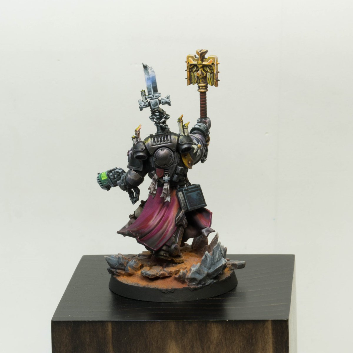 Today, I'm bringing you another figure I painted for <a href="/WWS_Studio/">info@whiteweaselstudio.com</a> and their Black Templars project for <a href="/tabletoptactics/">Tabletop Tactics</a> . This is Chaplain Grimaldus, an excellent figure from <a href="/warhammer/">Warhammer Official</a> . I hope you like it!
